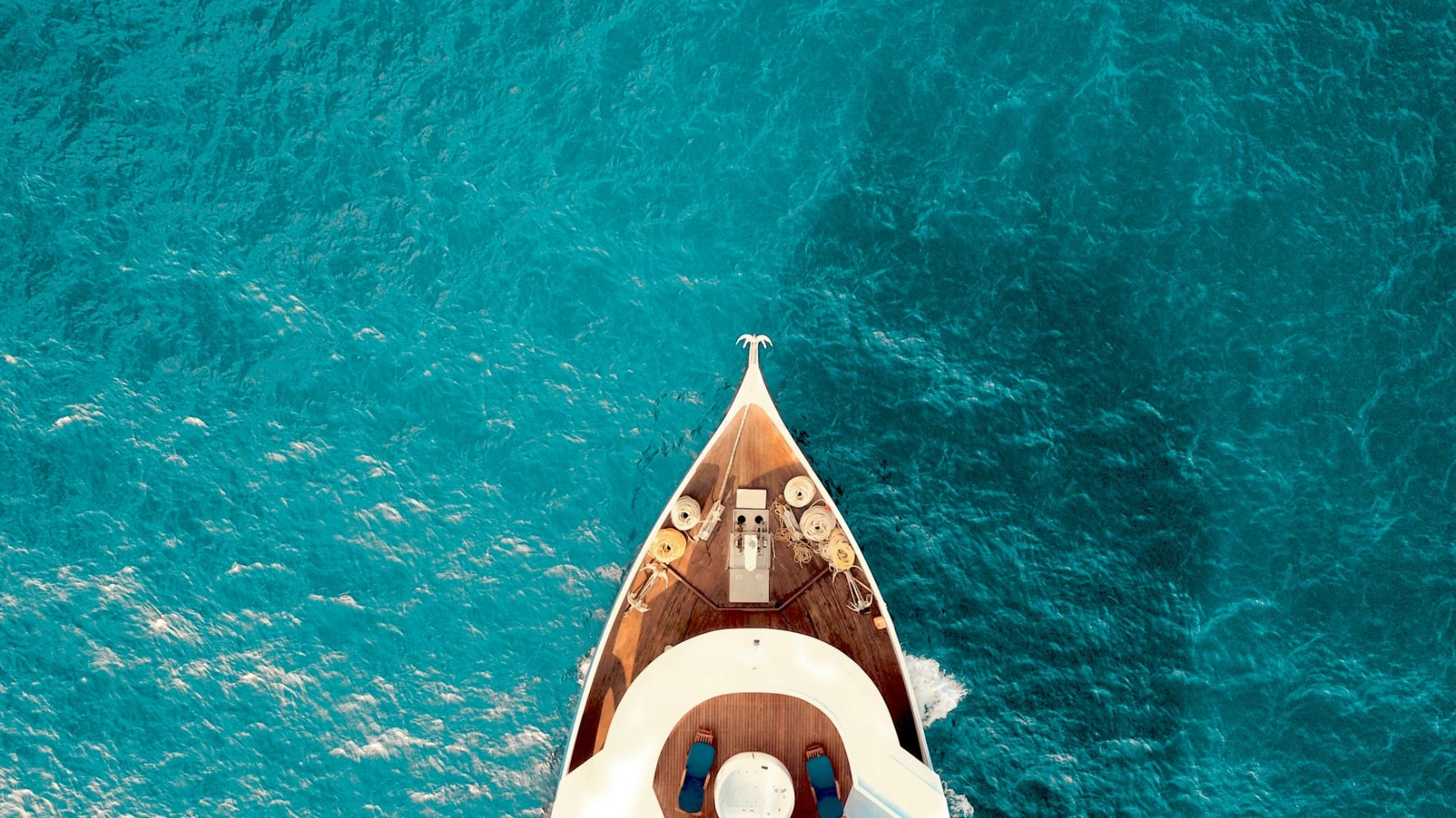 service realisé sur mesure pour la vaisselle privé d un yacht