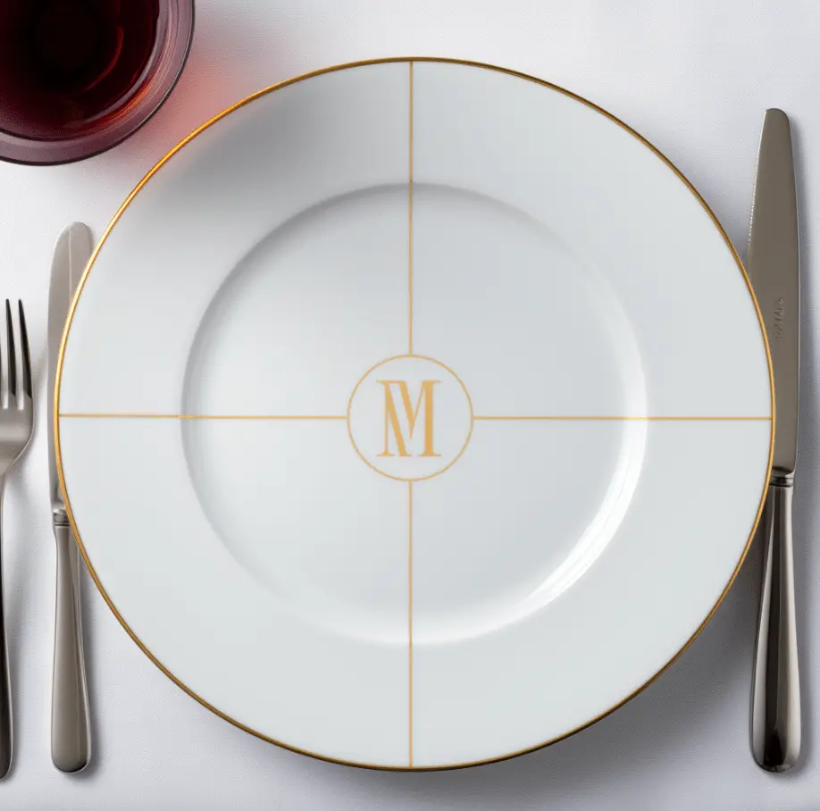 Service de 6 assiettes monogrammées — bord or, porcelaine de Limoges