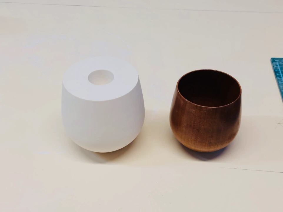 création tasse porcelaine sur mesure ouverture moule atelier Limoges