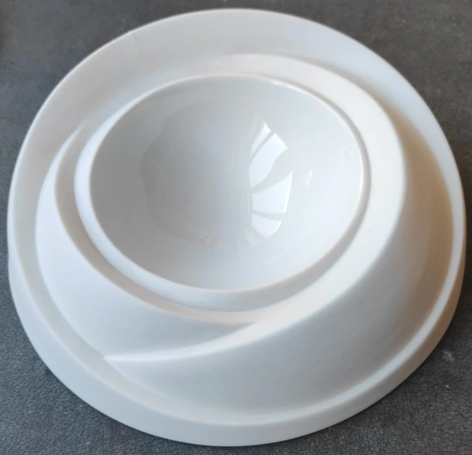 forme d'assiette rosace en porcelaine de limoges pièces unique