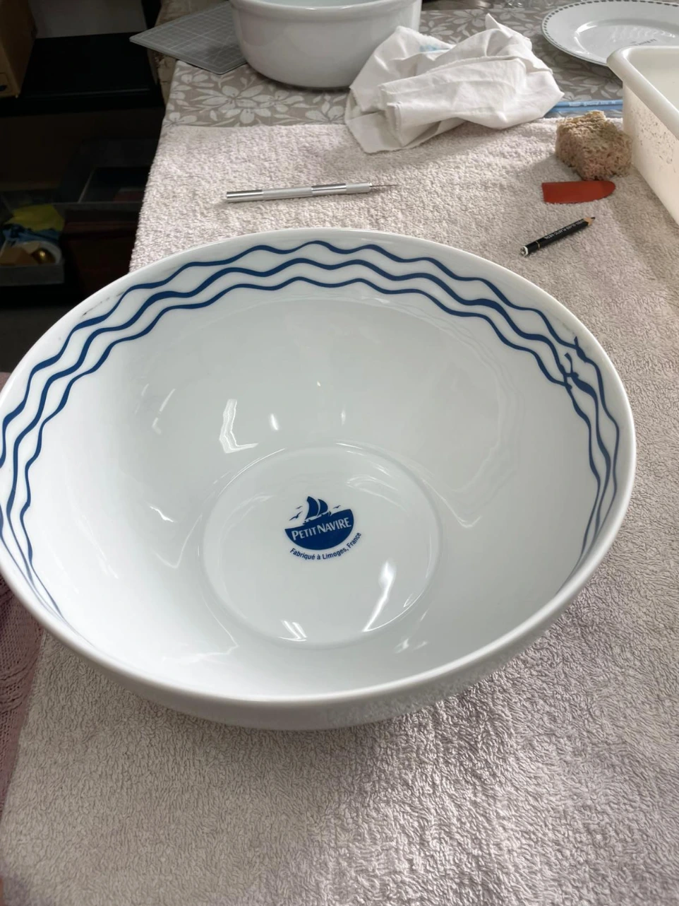 saladier en porcelaine de Limoges réalisé sur mesure pour petit navire