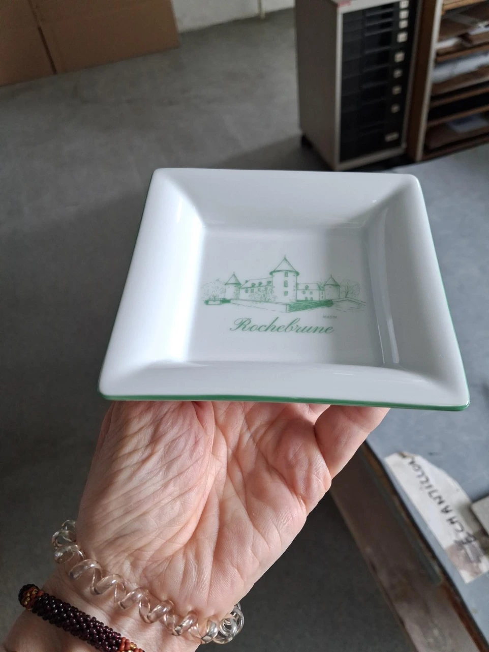 série de 35 vide-poches avec décor et filet peint main au pinceau porcelaine de limoges