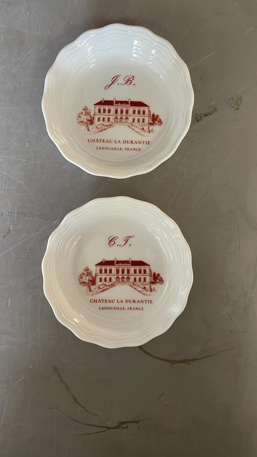 80 coupelles en porcelaine de limoges initiales de chaque invité