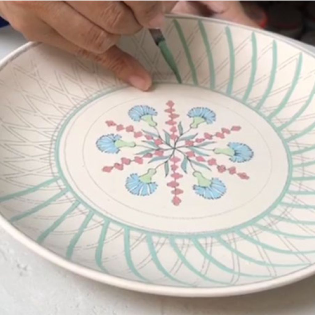 Assiette en porcelaine peint à la main "Volutes" ⌀ 26 cm